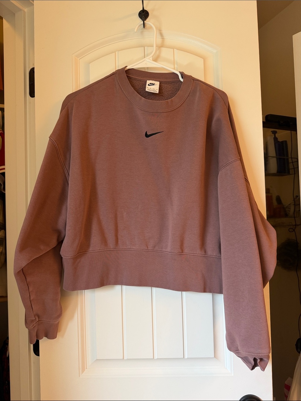 Nike Women’s Cropped Crewneck Sweatshirt - Mauve Rose